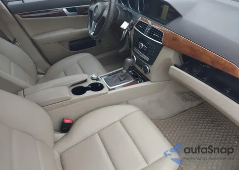 2012 Mercedes-Benz C 300 Luxury 4Matic/Sport 4Matic из США, поврежденный, VIN WDDGF8BB4CR214277